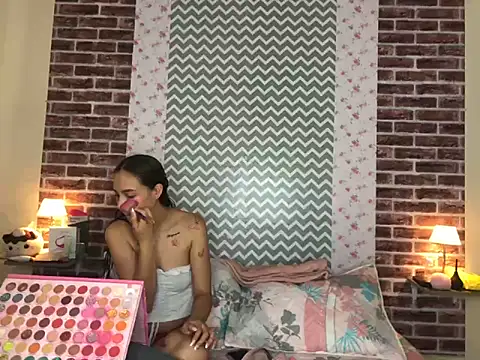 KaMila M00N online show from September 2025 03:07:01 PM