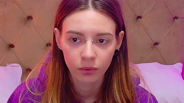 CoraVex online show from April 2026 04:08:02 AM