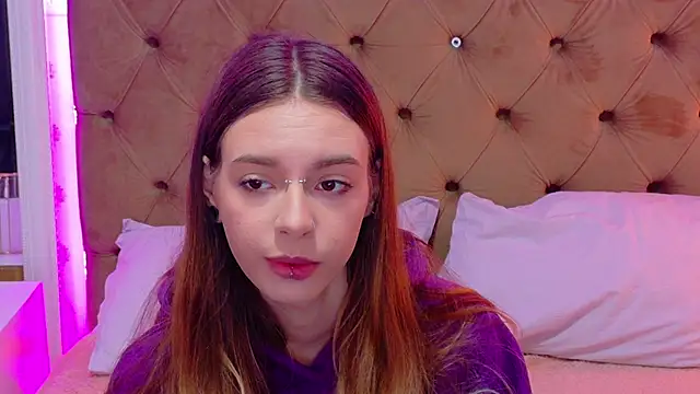 CoraVex online show from April 2026 04:08:02 AM