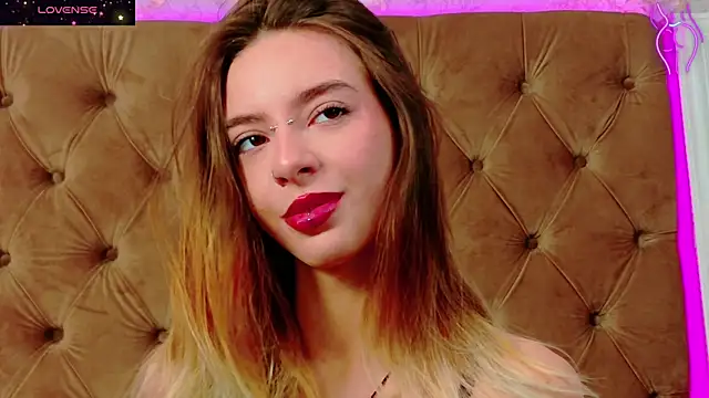 CoraVex online show from November 2025 05:22:02 AM