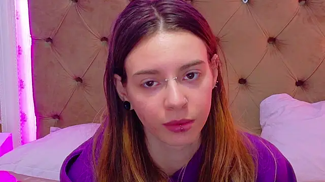 CoraVex online show from April 2026 04:08:01 AM