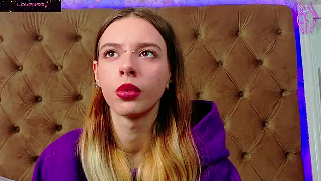 CoraVex online show from December 2025 05:06:01 AM