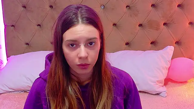 CoraVex online show from April 2026 04:08:02 AM