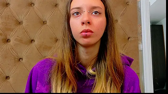 CoraVex online show from May 2026 03:59:01 AM