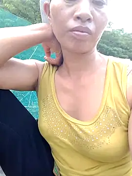donna-bae online show from April 2026 10:41:01 AM