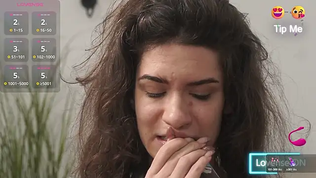 adisson fox online show from November 2025 07:08:01 AM