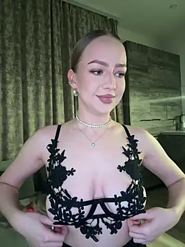 MissOyee online show from February 2026 07:41:02 PM