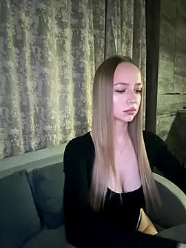 Snapshot of MissOyee chatting on November 2025 06:55:02 PM MissOyee online show from November 2025 06:55:02 PM