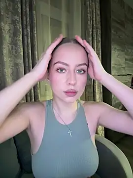 MissOyee online show from February 2026 07:22:01 PM