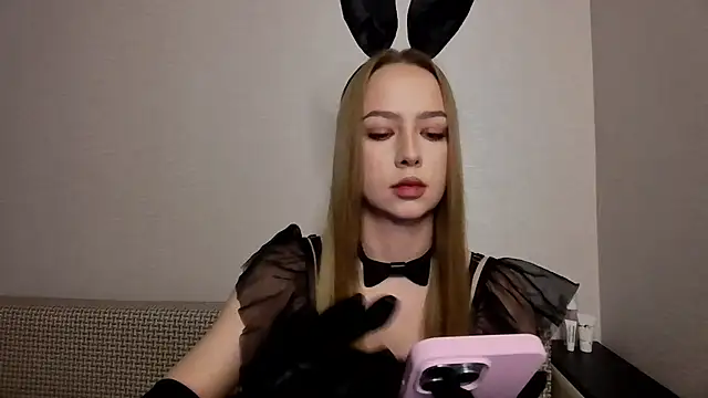 MissOyee online show from September 2025 06:12:02 PM