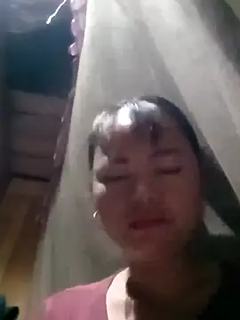 emly-xinh18 online show from October 2025 05:16:02 PM