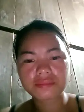emly-xinh18 online show from September 2025 12:54:01 PM