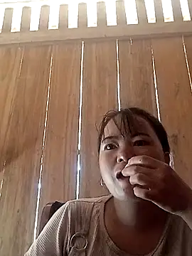 emly-xinh18 online show from October 2025 08:17:01 AM