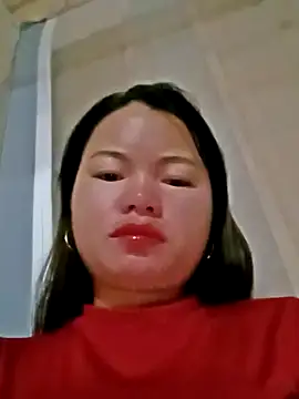 emly-xinh18 online show from December 2025 07:15:01 PM