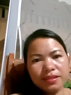 emly-xinh18 online show from September 2025 02:13:02 PM
