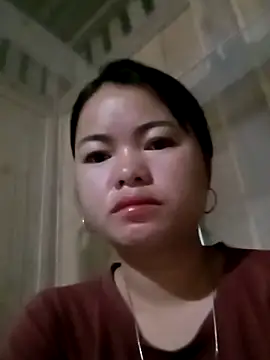 emly-xinh18 online show from December 2025 11:04:01 PM