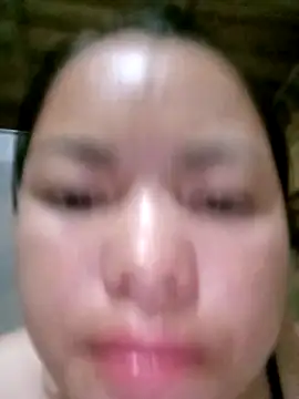 emly-xinh18 online show from September 2025 01:56:01 PM