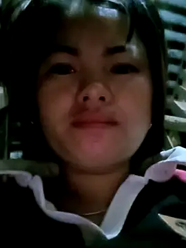 emly-xinh18 online show from November 2025 09:51:01 PM