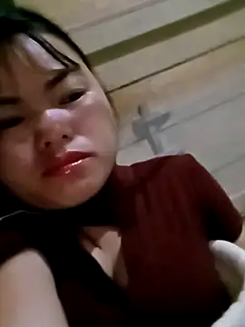 emly-xinh18 online show from October 2025 09:54:01 PM