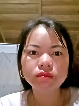 emly-xinh18 online show from October 2025 09:36:02 PM