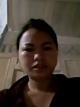emly-xinh18 online show from September 2025 10:43:02 AM