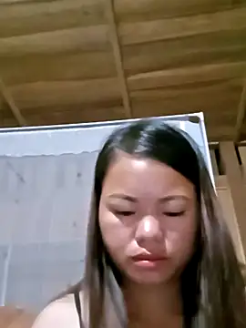 emly-xinh18 online show from September 2025 09:54:02 PM