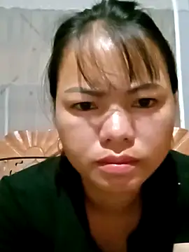 emly-xinh18 online show from October 2025 12:53:02 PM