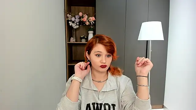 Snapshot of KieshaFlaten chatting on September 2025 08:21:02 AM KieshaFlaten online show from September 2025 08:21:02 AM