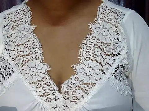 Snapshot of SURBHI_98 chatting on September 2025 07:22:01 AM SURBHI 98 online show from September 2025 07:22:01 AM