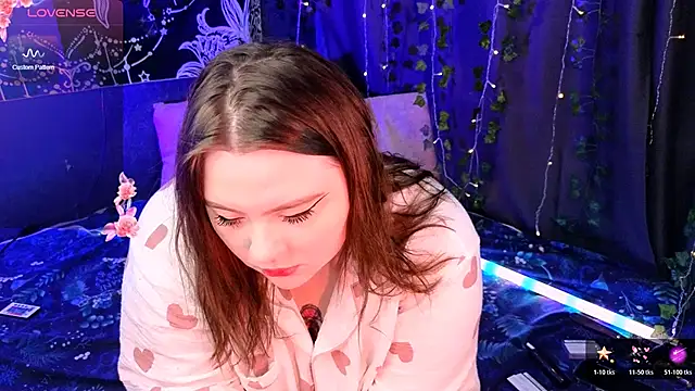 Snapshot of Marshmallowbeauty chatting on November 2025 10:31:02 PM Marshmallowbeauty online show from November 2025 10:31:02 PM