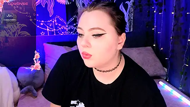 Snapshot of Marshmallowbeauty chatting on October 2025 07:03:02 PM Marshmallowbeauty online show from October 2025 07:03:02 PM