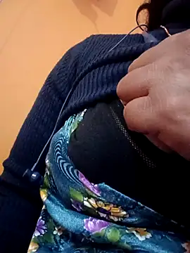 Hott locky online show from October 2025 10:16:01 AM