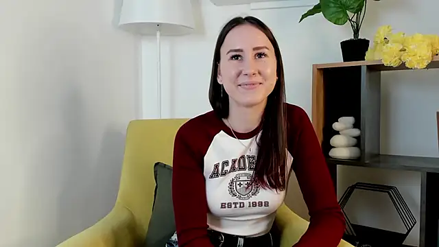 KizzyKailiponi online show from September 2025 09:03:02 AM