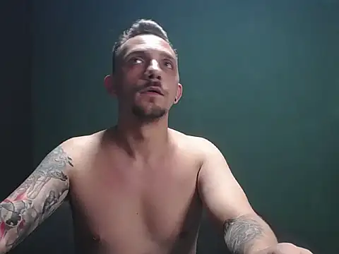 Snapshot of guesswhatbitch chatting on September 2025 11:54:01 PM guesswhatbitch online show from September 2025 11:54:01 PM