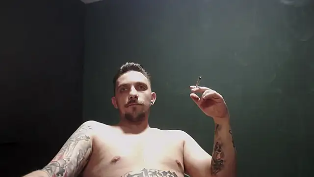 Snapshot of guesswhatbitch chatting on October 2025 07:33:01 PM guesswhatbitch online show from October 2025 07:33:01 PM