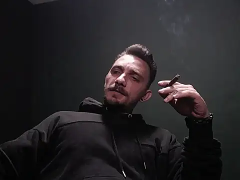 Snapshot of guesswhatbitch chatting on October 2025 05:05:01 PM guesswhatbitch online show from October 2025 05:05:01 PM