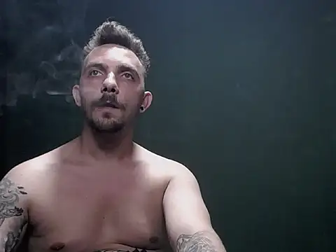 Snapshot of guesswhatbitch chatting on September 2025 09:42:01 PM guesswhatbitch online show from September 2025 09:42:01 PM