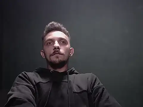 Snapshot of guesswhatbitch chatting on September 2025 06:25:01 PM guesswhatbitch online show from September 2025 06:25:01 PM