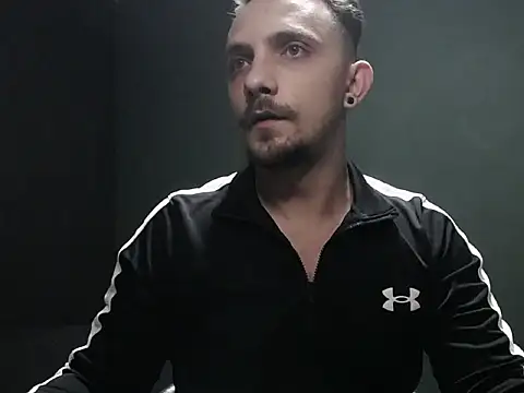 Snapshot of guesswhatbitch chatting on October 2025 08:09:01 PM guesswhatbitch online show from October 2025 08:09:01 PM