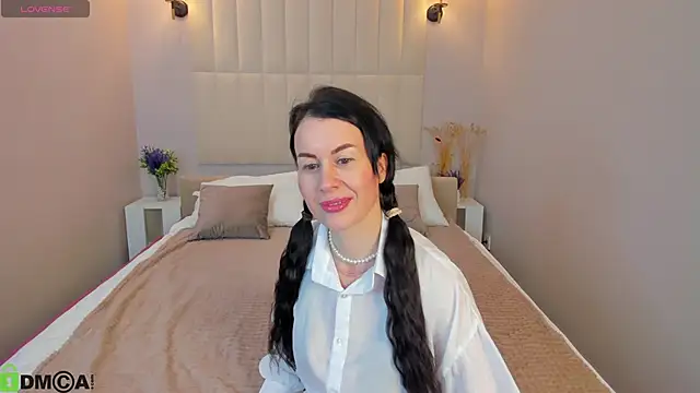 Stella Leon online show from October 2025 01:06:01 AM