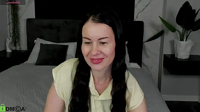Stella Leon online show from October 2025 01:07:01 AM
