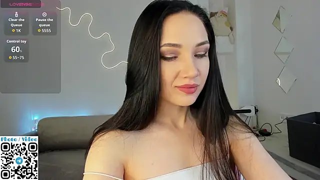 Helen Spark online show from November 2025 01:56:01 AM