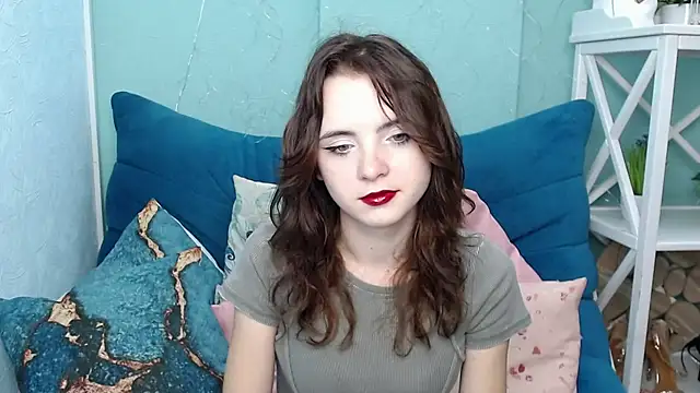 Snapshot of VivienneRo chatting on September 2025 04:50:02 AM VivienneRo online show from September 2025 04:50:02 AM