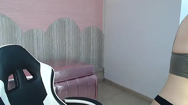 im anny t online show from October 2025 12:30:02 PM
