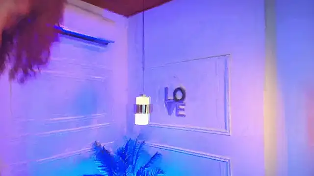 alessia moon1 online show from October 2025 01:01:01 PM