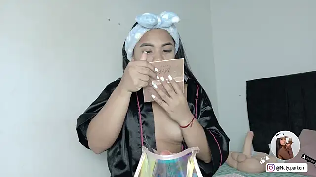 Natashaparker   online show from April 2026 09:38:01 PM