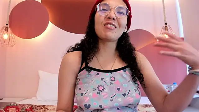 SweetStarr  online show from September 2025 01:07:01 PM
