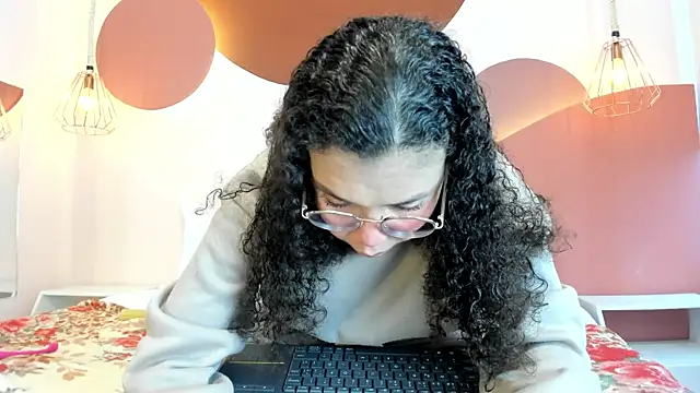 SweetStarr  online show from September 2025 12:55:02 PM