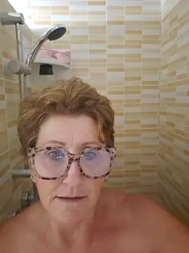 Snapshot of LadyLuxe_xx chatting on October 2025 11:23:01 AM LadyLuxe xx online show from October 2025 11:23:01 AM