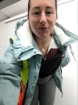 bichota85 online show from March 2026 11:24:01 AM